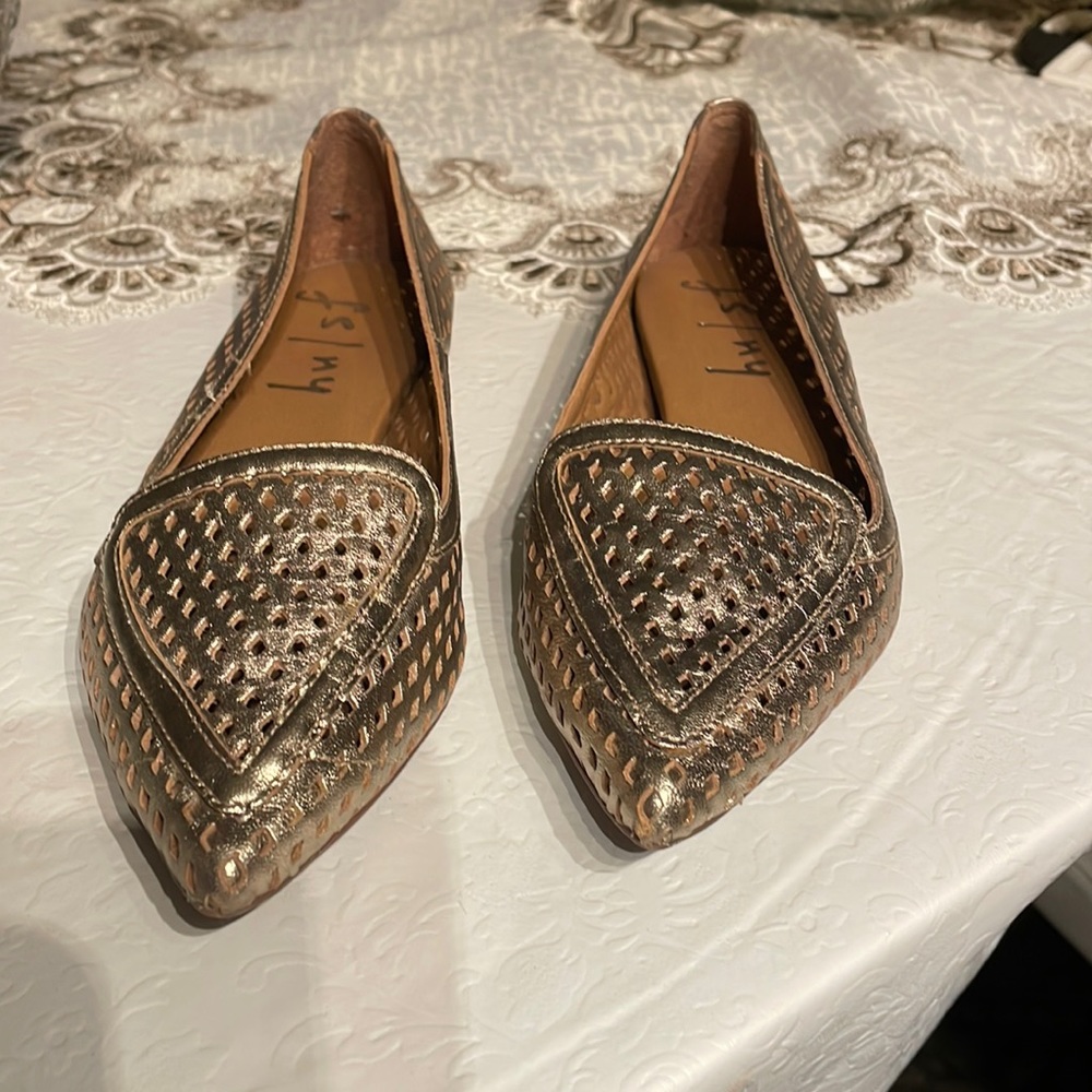 FS/ NY  gold flats Size 35 made in Brazil